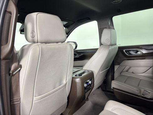 Used 2023 GMC Yukon SLT image 28