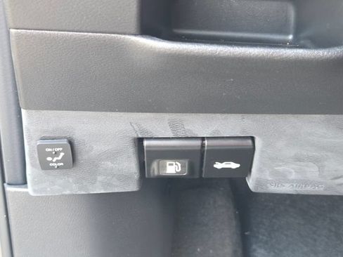 Used 2024 Nissan Kicks SR w/ Interior Electronics Package FWD image 27