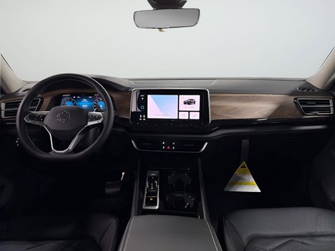 New 2026 Volkswagen Atlas SE image 11