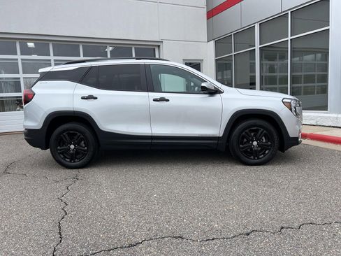 Used 2022 GMC Terrain SLE w/ Driver Convenience Package AWD/4WD image 23