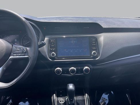 Used 2023 Nissan Kicks SV FWD image 7