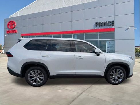 New 2026 Toyota Grand Highlander AWD image 3