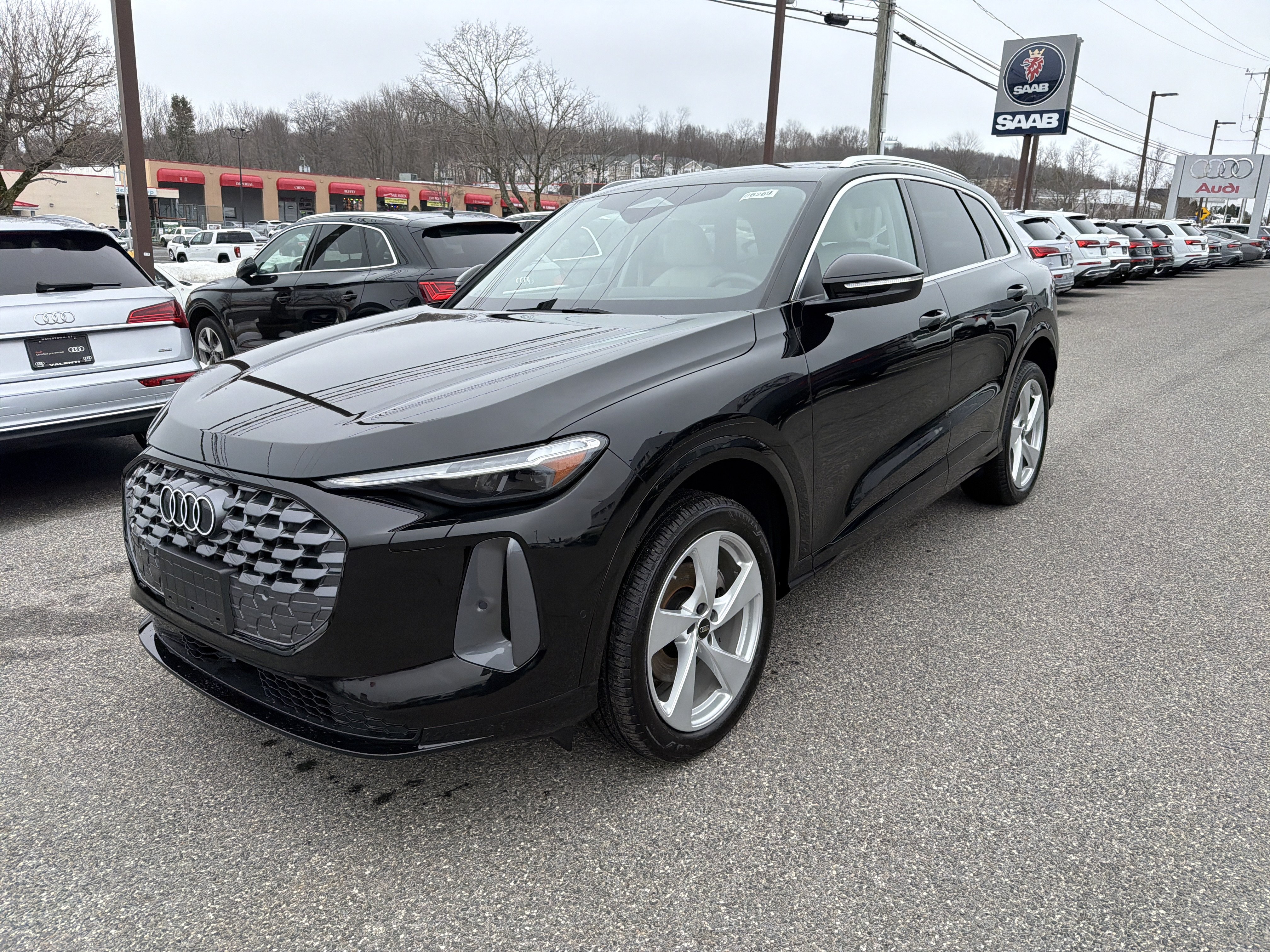 Certified 2025 Audi Q5 Premium w/ Premium Plus AWD/4WD image 3