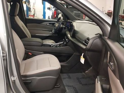 Used 2026 Chevrolet Traverse LT w/ Driver Confidence Package AWD/4WD image 36