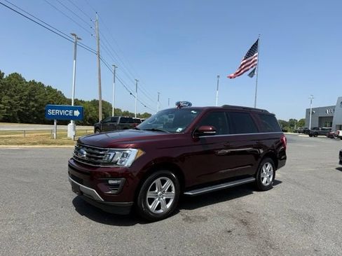 Used 2020 Ford Expedition XLT w/ Equipment Group 202A RWD image 3
