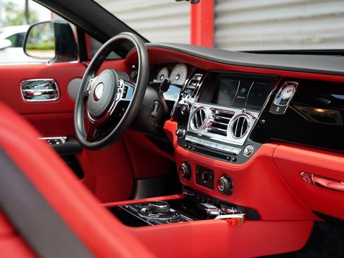 Used 2020 Rolls-Royce Wraith RWD image 28