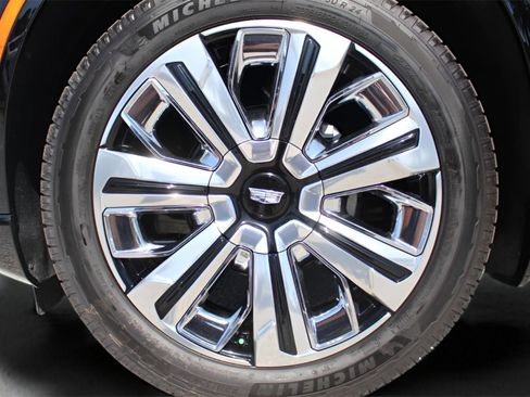 New 2025 Cadillac Escalade IQ Luxury 2 w/ LPO, Radiant Package image 9