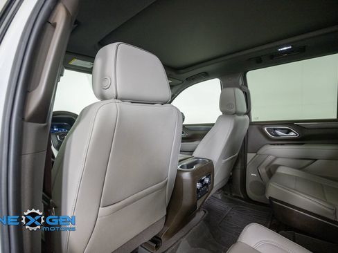 Used 2023 GMC Yukon SLT AWD/4WD image 24