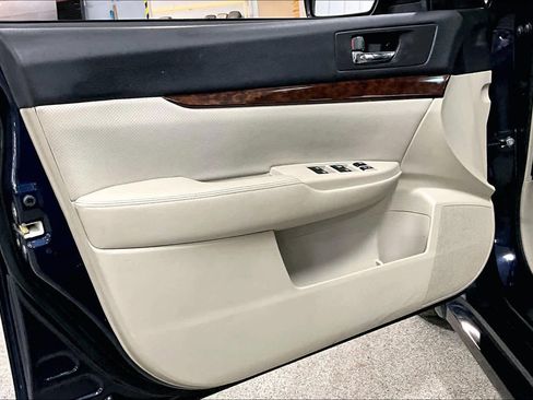 Used 2013 Subaru Legacy 2.5i Limited image 21
