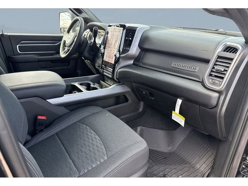 New 2026 RAM 2500 Big Horn AWD/4WD image 25