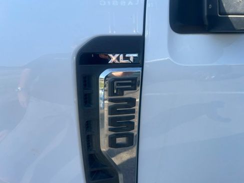 Used 2024 Ford F250 XLT AWD/4WD image 2