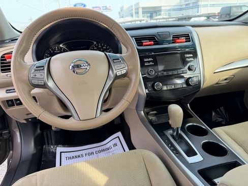 Used 2015 Nissan Altima 2.5 SV w/ Convenience Package image 17