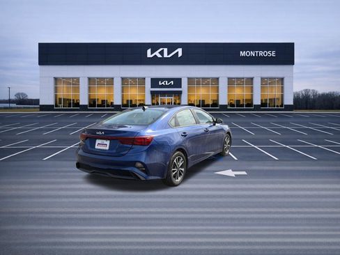 Used 2023 Kia Forte LXS w/ LXS Technology Package image 5