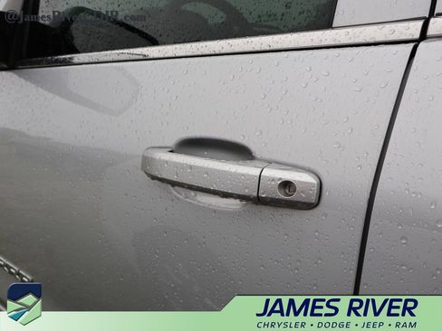 Used 2014 GMC Sierra 1500 SLE AWD/4WD image 19