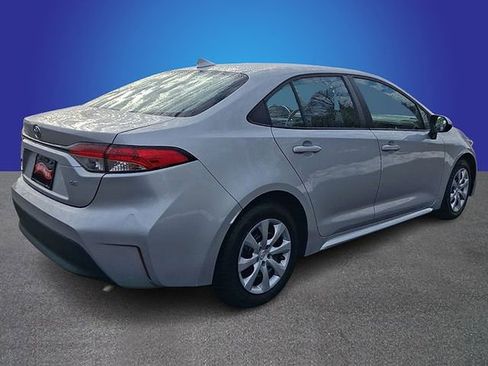 Used 2023 Toyota Corolla LE image 4