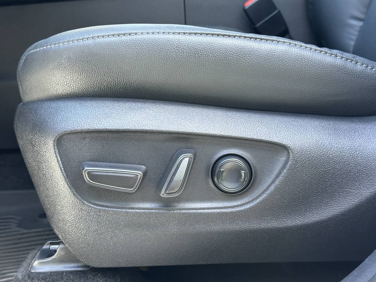 Used 2025 Toyota Grand Highlander AWD Hybrid image 18