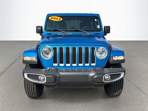 Used 2022 Jeep Wrangler Unlimited Sahara AWD/4WD image 9