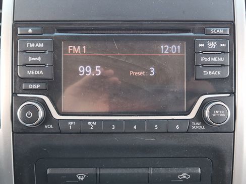 Used 2018 Nissan Frontier SV image 21