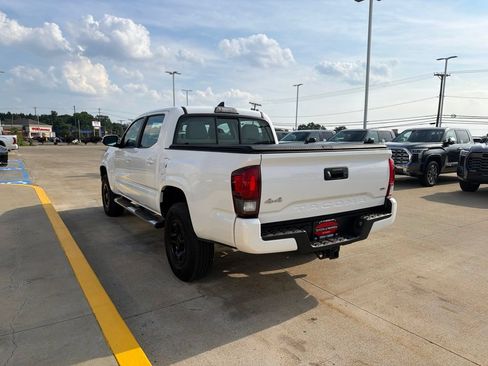 Used 2018 Toyota Tacoma SR w/ SR Convenience Package AWD/4WD image 6