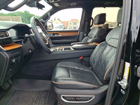 Used 2024 Jeep Grand Wagoneer Series III w/ Rear Seat Video Group 1 AWD/4WD image 24