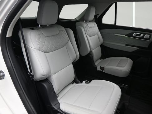 Used 2025 Ford Explorer Platinum w/ Ultimate Package AWD/4WD image 13