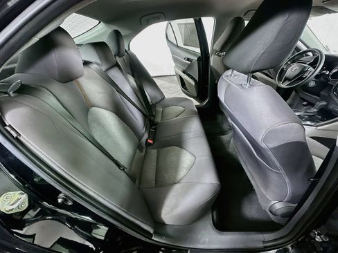 Used 2020 Toyota Camry LE FWD image 11