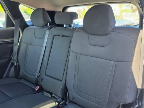 Used 2024 Hyundai Tucson SE FWD image 16