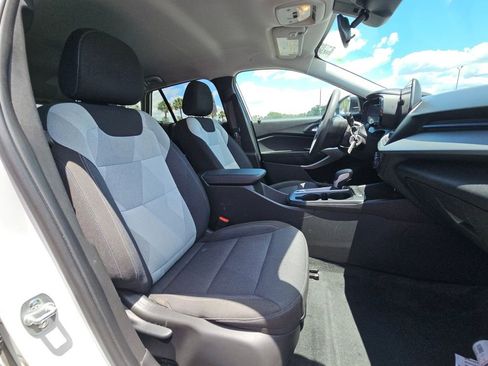 Used 2025 Chevrolet Trax LS FWD image 14