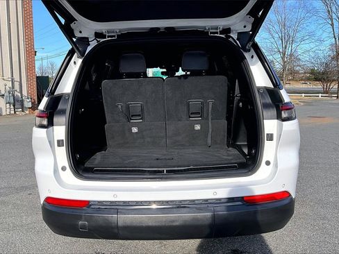 Certified 2022 Jeep Grand Cherokee L Laredo image 25