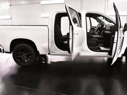 Used 2023 Chevrolet Silverado 1500 RST image 32