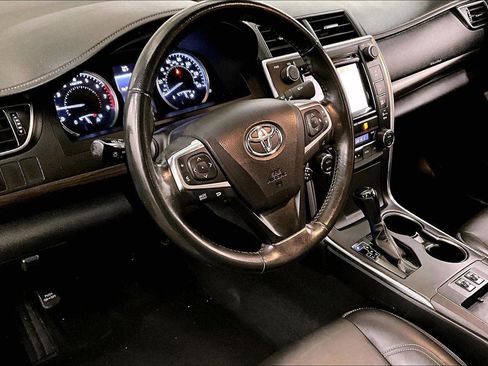 Used 2015 Toyota Camry XLE w/ Moonroof Package image 13