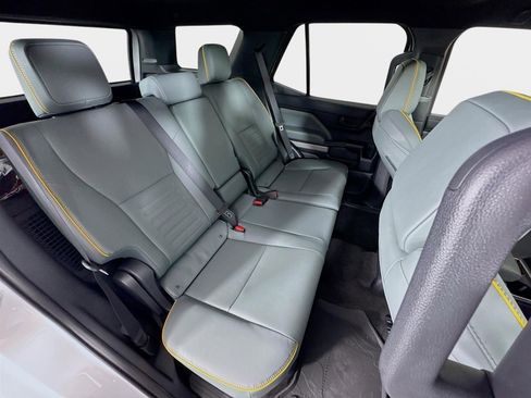 Used 2025 Toyota 4Runner Trailhunter image 29