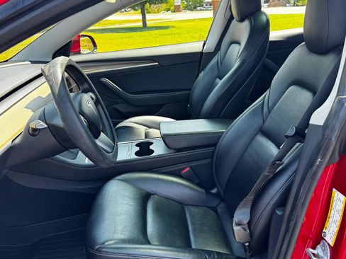Used 2022 Tesla Model 3 Standard Range RWD image 5