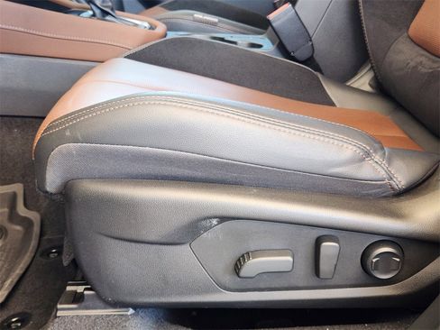 Used 2025 Subaru Forester Touring image 19