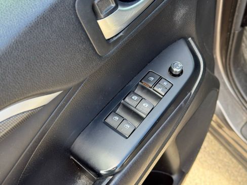 Used 2017 Toyota Highlander SE image 14