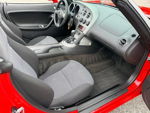Used 2008 Pontiac Solstice Convertible w/ Preferred Package RWD image 20