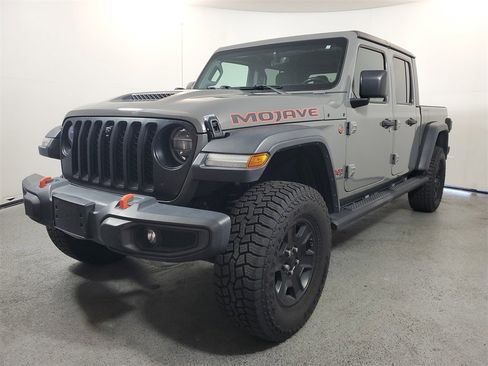 Used 2020 Jeep Gladiator Mojave image 3