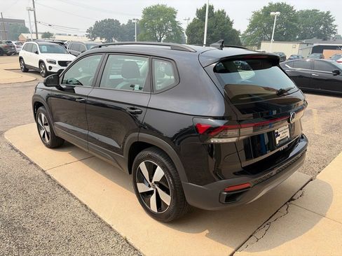 Certified 2023 Volkswagen Taos SE AWD/4WD image 6