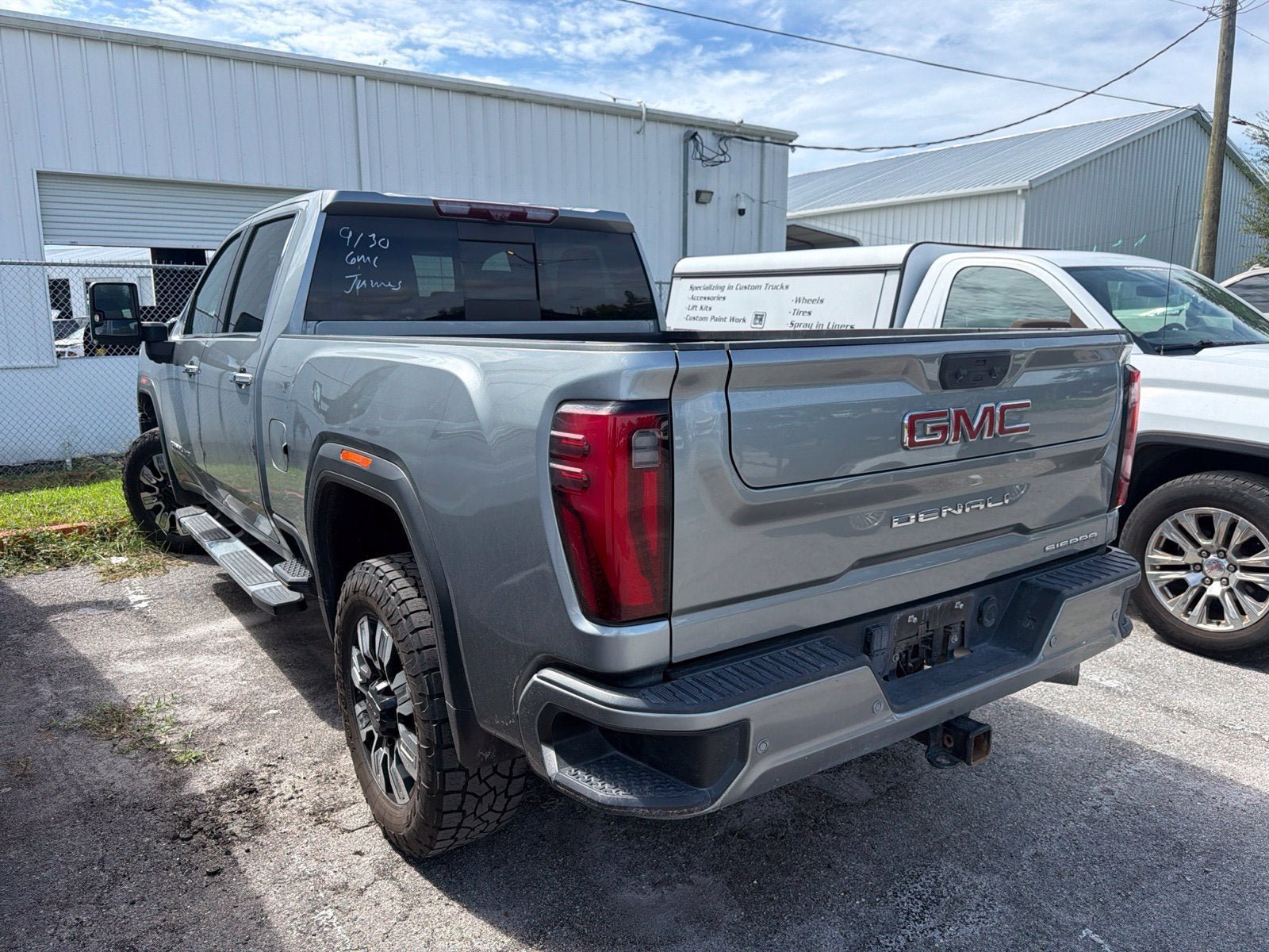 Used 2024 GMC Sierra 2500 Denali w/ Denali Reserve Package AWD/4WD image 10