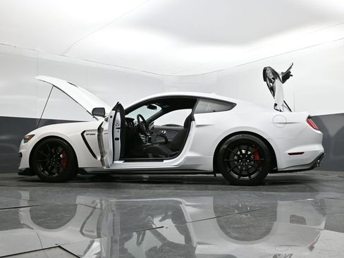 Used 2020 Ford Mustang Shelby GT350 w/ Technology Package image 41