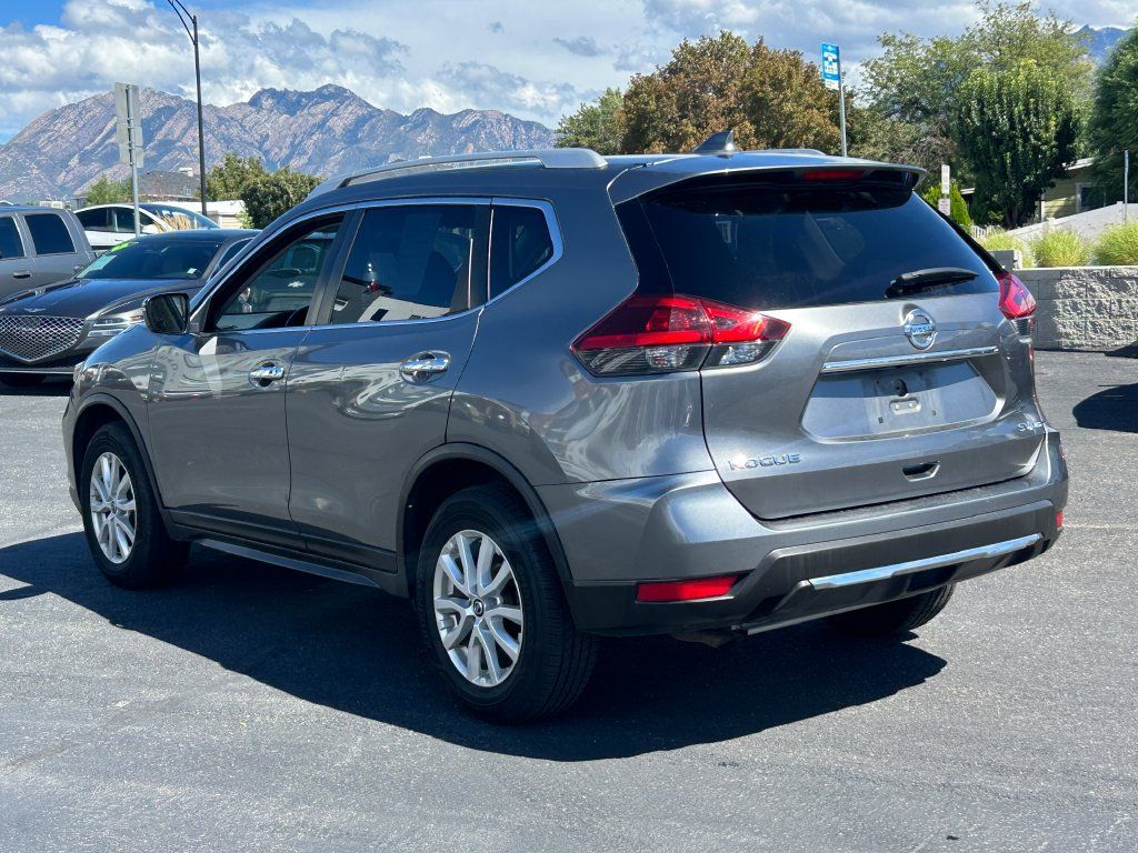 Used 2018 Nissan Rogue SV AWD/4WD image 16