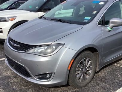 Used 2020 Chrysler Pacifica Touring-L Plus