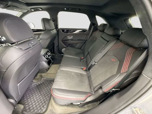 Used 2023 Bentley Bentayga AWD/4WD image 20