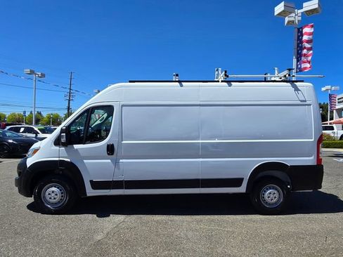 Used 2025 RAM ProMaster 2500 w/ Convenience Group FWD image 7