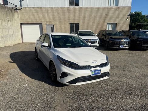 Used 2023 Kia Forte LXS w/ LXS Technology Package FWD image 9