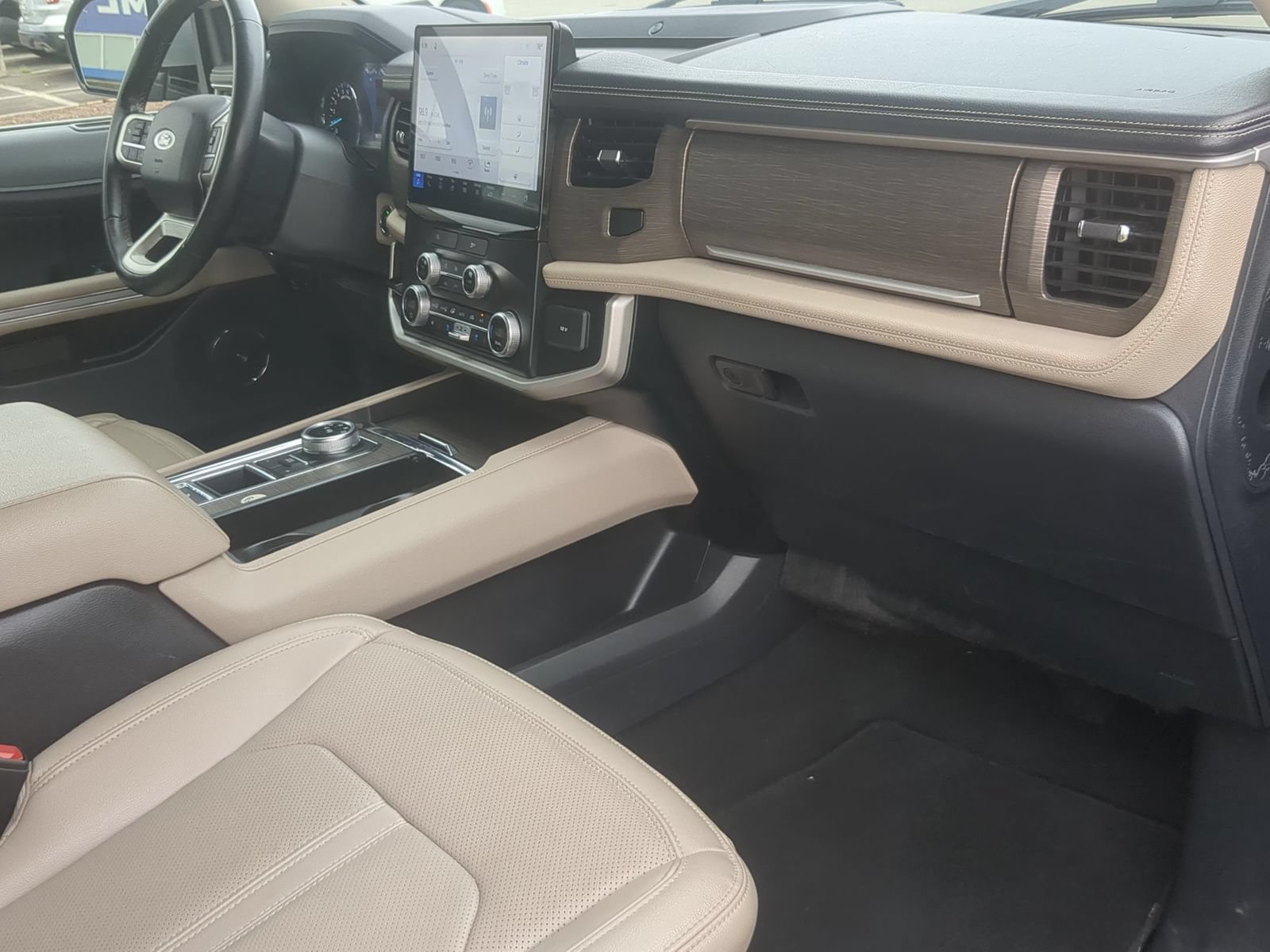 Used 2024 Ford Expedition Limited RWD image 38