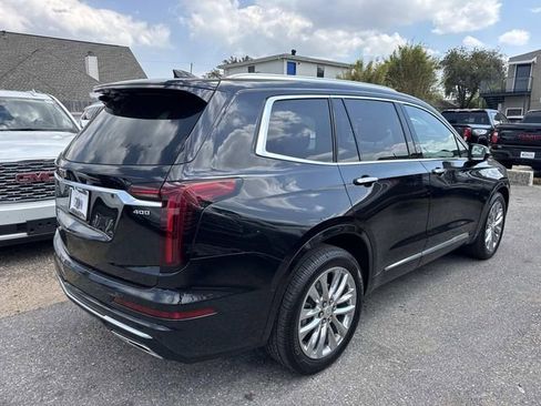 Used 2022 Cadillac XT6 Premium Luxury w/ Technology Package image 9