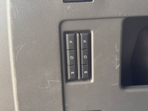 Used 2019 Ford Expedition Limited w/ Equipment Group 302A AWD/4WD image 39