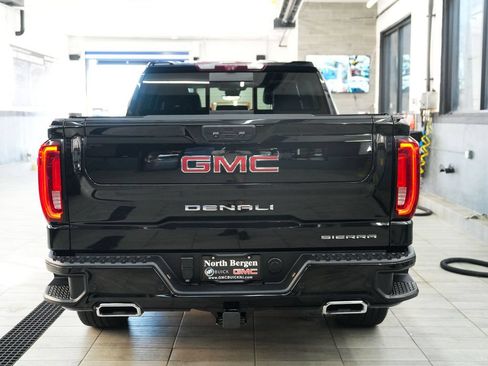 Used 2023 GMC Sierra 1500 Denali w/ Denali Reserve Package AWD/4WD image 7