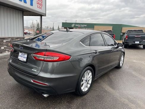 Used 2019 Ford Fusion SE FWD image 13